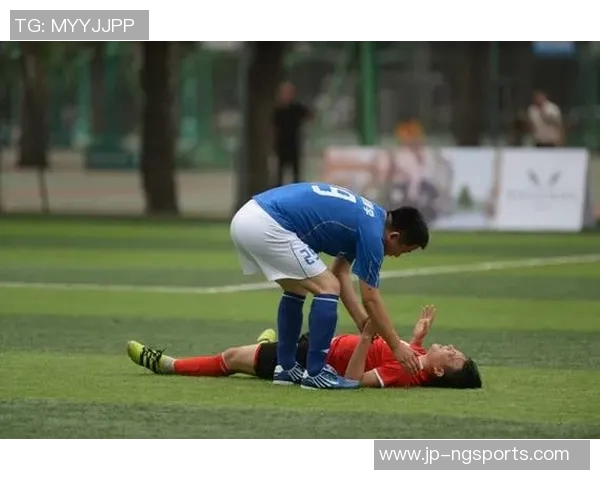 足球跳舞裁判的精彩瞬间与赛场背后的故事分享